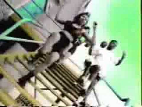 MC Hammer : U Can't Touch This Video Clip