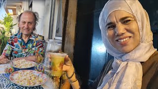 شربنا عصير قصب السكر ومشيت وجدت الروز بالذرة والطون 