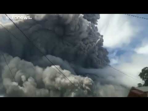 Prediccion Cumplida Mhonividente VOLCAN #SINABUNG ENTRA EN ERUPCION