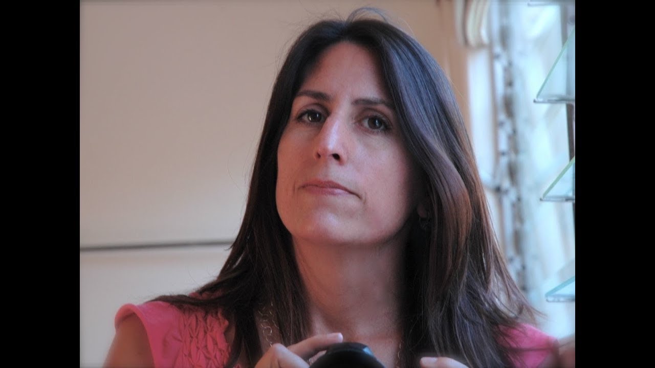 The Power of Virtual Reality and Storytelling with Nonny de la Peña ...