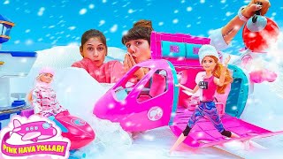 TOP Barbie oyunları Pink Hava Yolları videolarımızda! Ayşe ve Ümit ile komik kız oyunları!