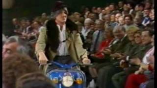 Die jungen Klostertaler - Die Oma Fährt Mit'm Moped - mit Hias chords
