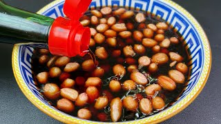 Soaking peanuts in vinegar for 2 days has a really powerful effect. It has helped many middle-aged