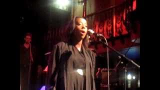 Cold Specks - Winter Solstice (Live @ Hoxton Hall, London, 20.06.12)