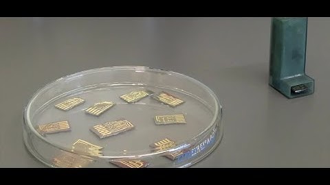 Scientists work on a breathalyzer for COVID-19