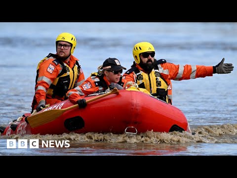 Australia floods cause evacuations in three states – BBC News