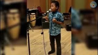 🔴 Anak Orang Asli Bersuara Emas Dendang Lagu TIARA..‼️ Boleh Pegi Jauh Bakatnya Kalau Digilap..