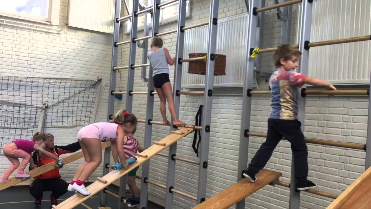 Nieuw Zwarte pieten gymles door Meppel Actief op het Stadskwartier groep HO-98