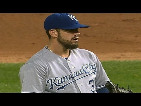 KC@CWS: Shields whiffs 10 to net 100th career win