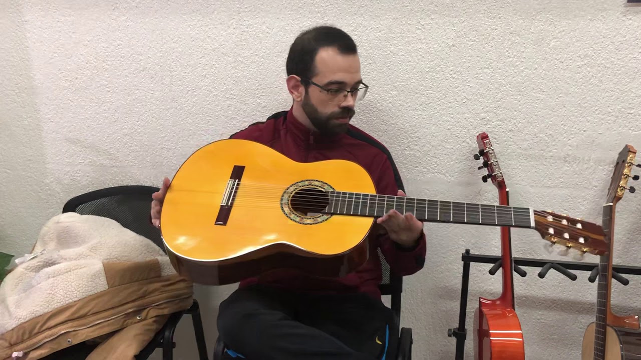 Javier Conde, guitarra de cocobolo - YouTube