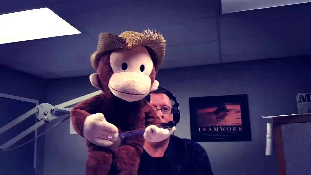 Glenn Finally Gets a Banjo Playing Monkey - Hawk Morning Show