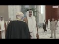 SH der Emir empfängt den Stellvertretenden Ministerpräsidenten für Verteidigungsangelegenheiten...