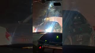 ⬅️ Поворот налево на регулируемом перекрёстке.
