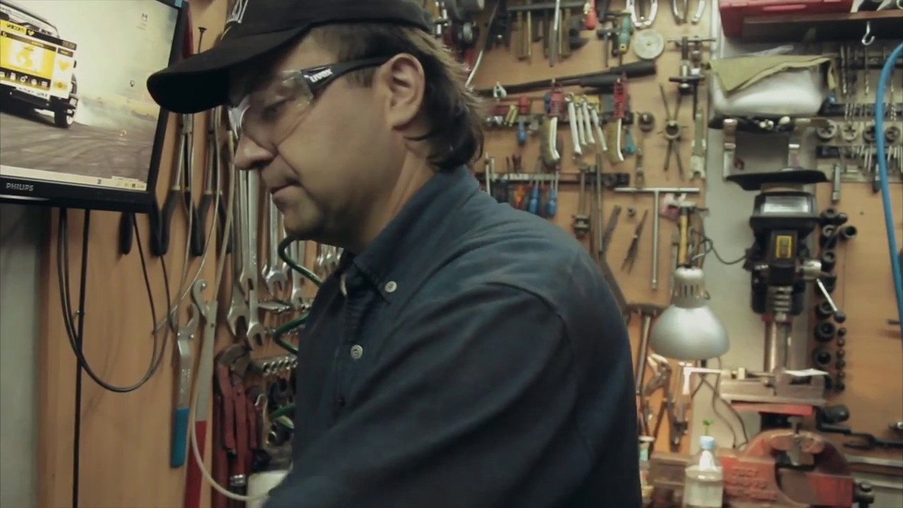 Замена помпы Ауди 80