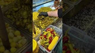 Tezgahta Binbir Çeşit Turşu Kilosu Sadece 300 Meşhur Alibeyköy Turşucusu