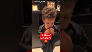 FILHO DO EMERSON ROYAL BEIJANDO ESCUDO DO FLAMENGO #flamengo #mengão #mengo