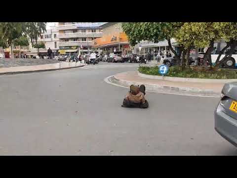 Πλατεία Ελευθερίας: Άνθρωπος πεσμένος στο οδόστρωμα
