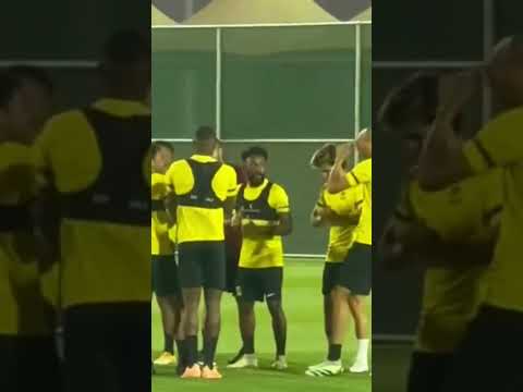 لاعبين الاتحاد يرحبون باللاعب الجديد فابينيو الاتحاد