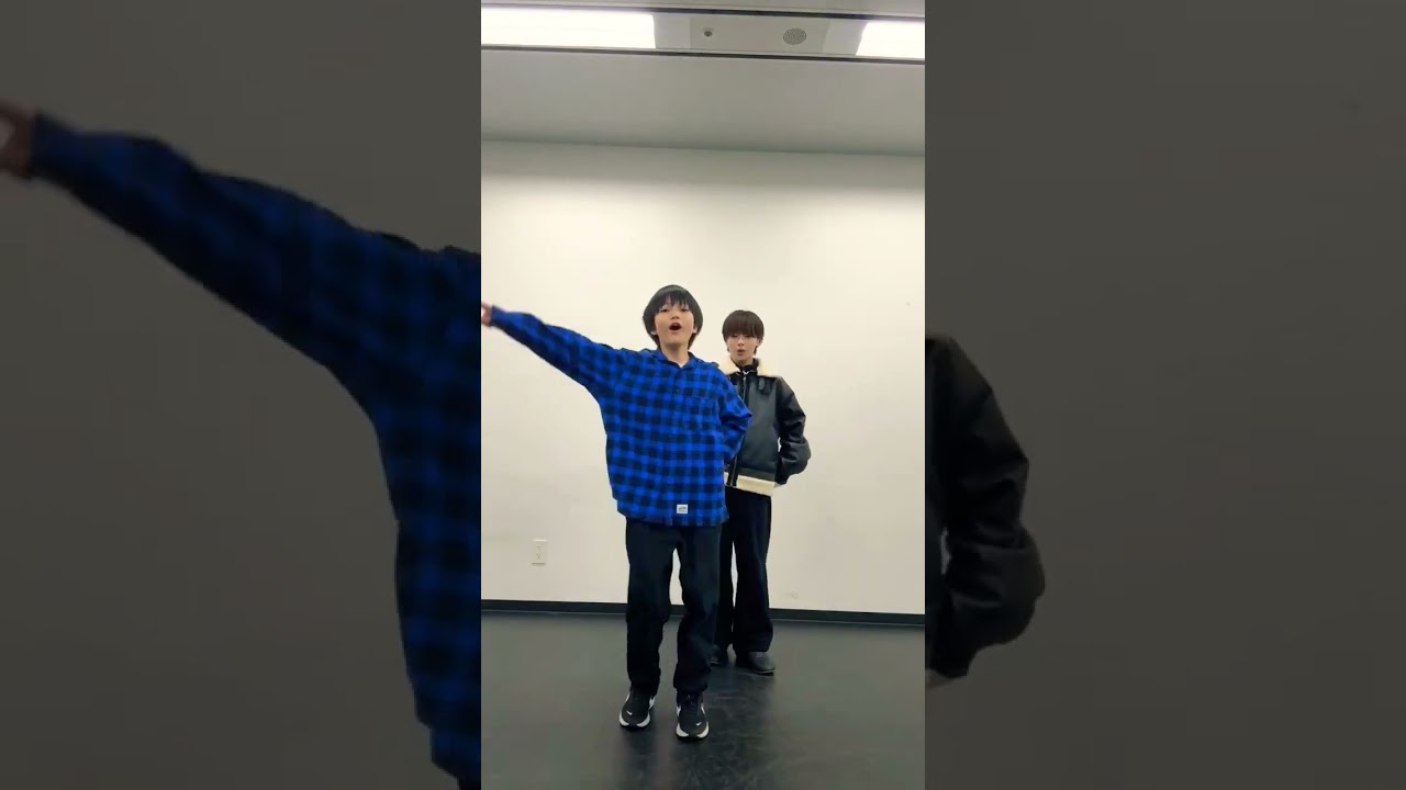Happiness 新年あけましておめでとうございます! 今年も僕たちは、夢に向かって頑張るので応援よろしくお願いします😊 #佐野斗真 #三原健豊 #Happiness #嵐