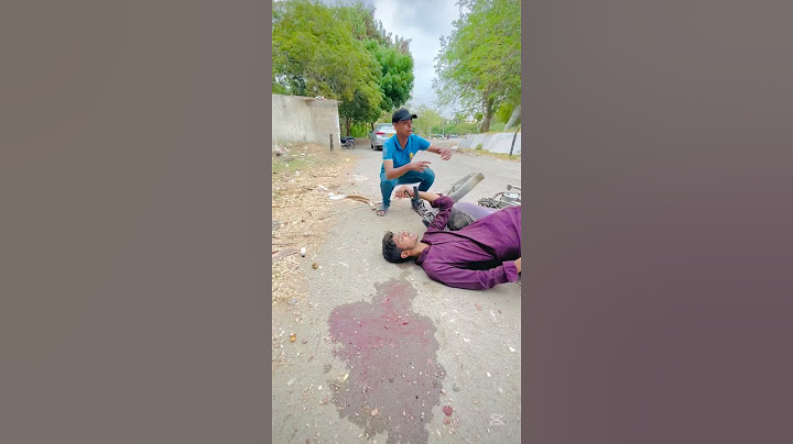 Accident Ho Gaya Koi Help Karega 😭 #moizjaved #trending #accidenttruck #shorts