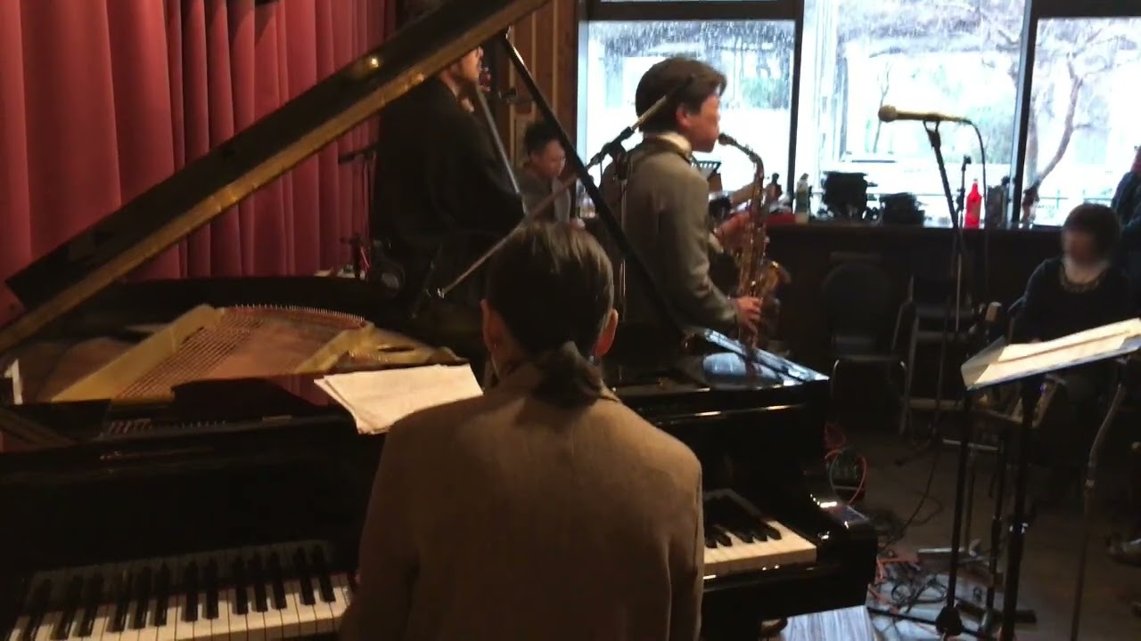 「ちょっといい場所でJazzを聴いてみませんか」生の収録音源で構成された番組は、ラジオ成田で毎週火曜日21時30分から放送中、ラジオ成田のHPからインタ一ネットサイマル放送でどこででも視聴が可能です。