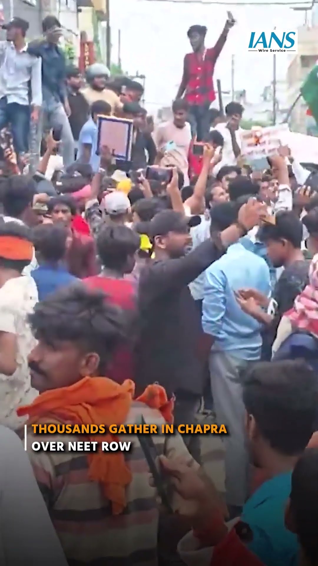 Massive crowd gathers in Chapra over NEET row