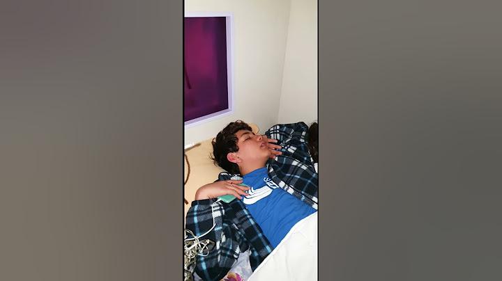 Prank while sleep...  scherzo mentre dormi