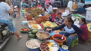 Best Food Tour In Phnom Penh Market - Evening Street Food View