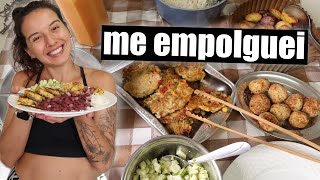 TUDO QUE COMEMOS EM UM DIA: BOLINHO DE ARROZ E MACARRONADA | ME EMPOLGUEI NO ALMOÇO | TNM Vegg