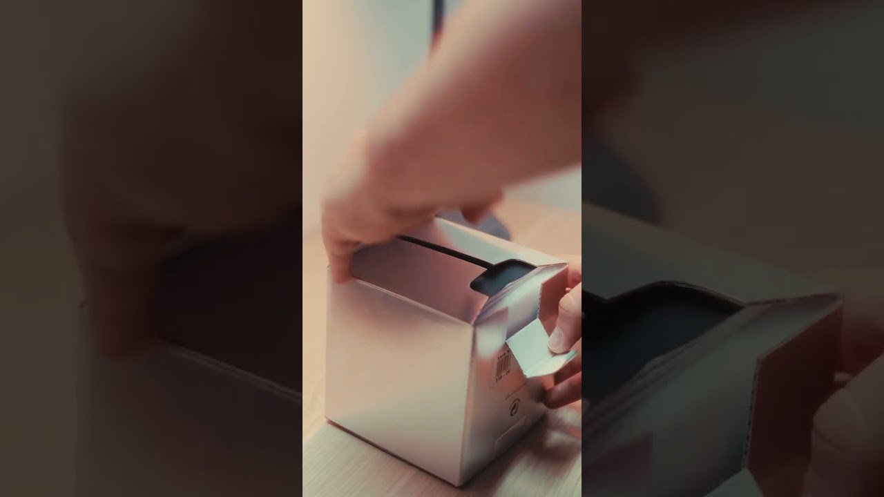 Unboxing the Leica 50mm Summicron...