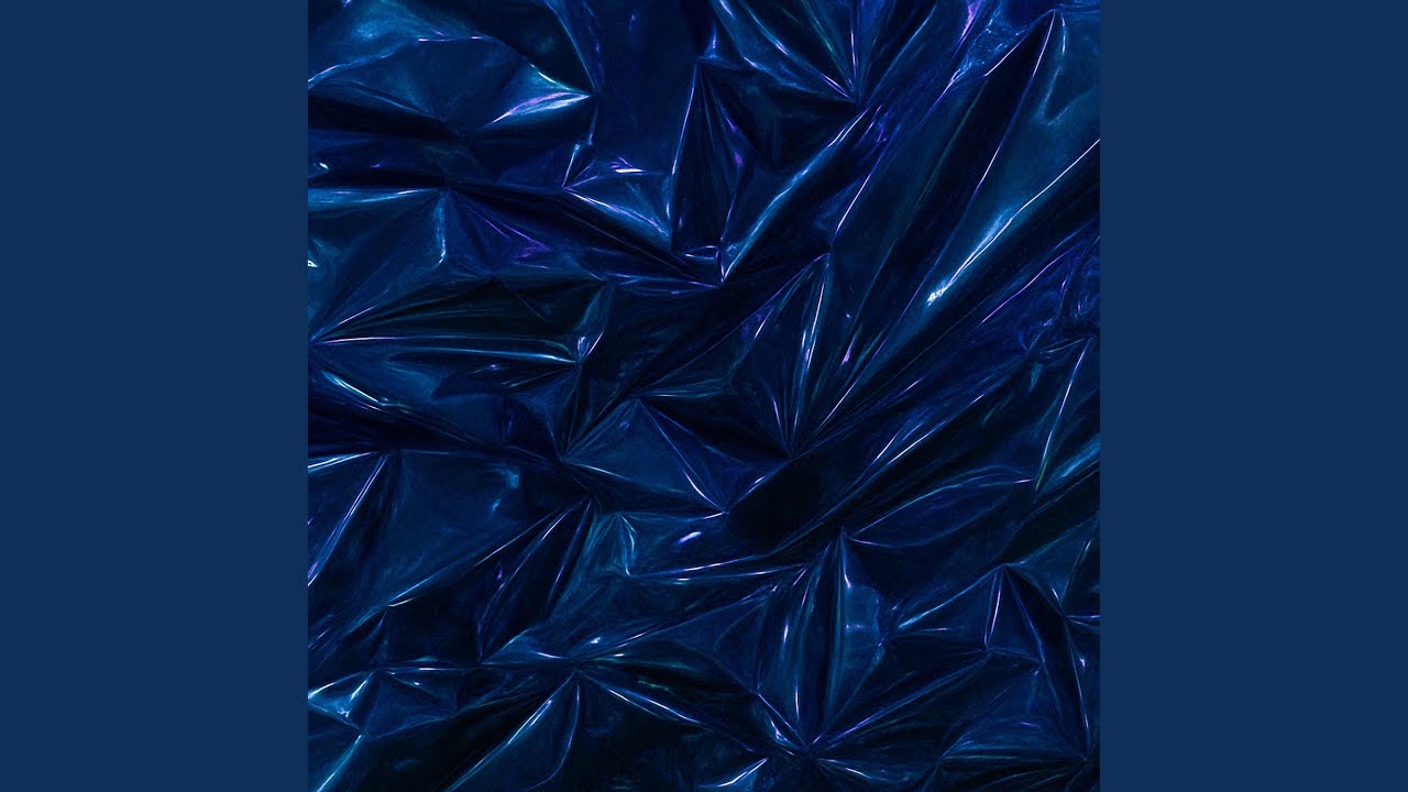 Watch Velours on YouTube Watch Velours on YouTube