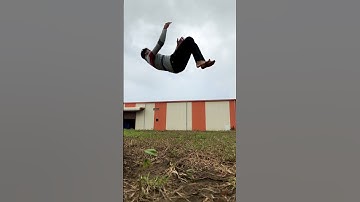 Backflip illusion 😁VFX Jump 🔥 Vfx editing 😂 #short #nitinjustin #vfx #editing #backflip