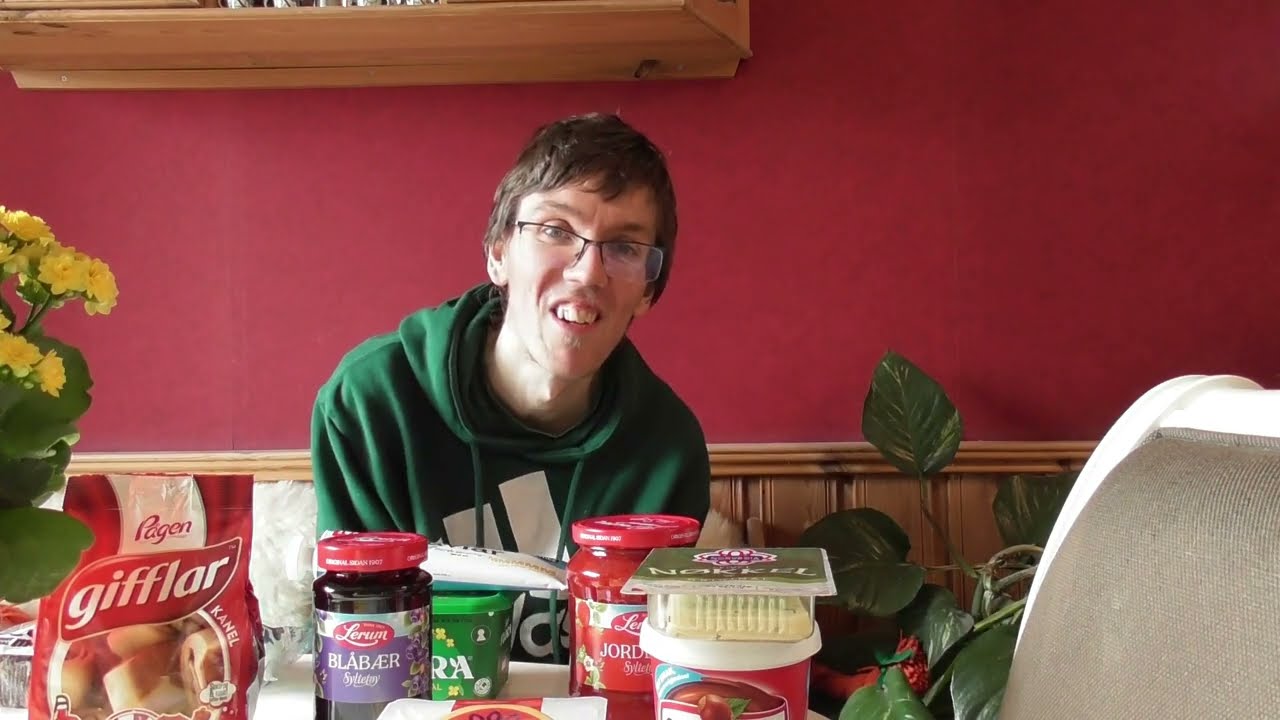 ASMR — Присоединяйтесь ко мне на завтрак! 🥖🫐🧁 (Уютная трапеза, булочки с корицей и хрустящие мафф...