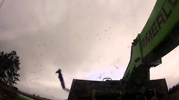 GOPR0777  loading dung