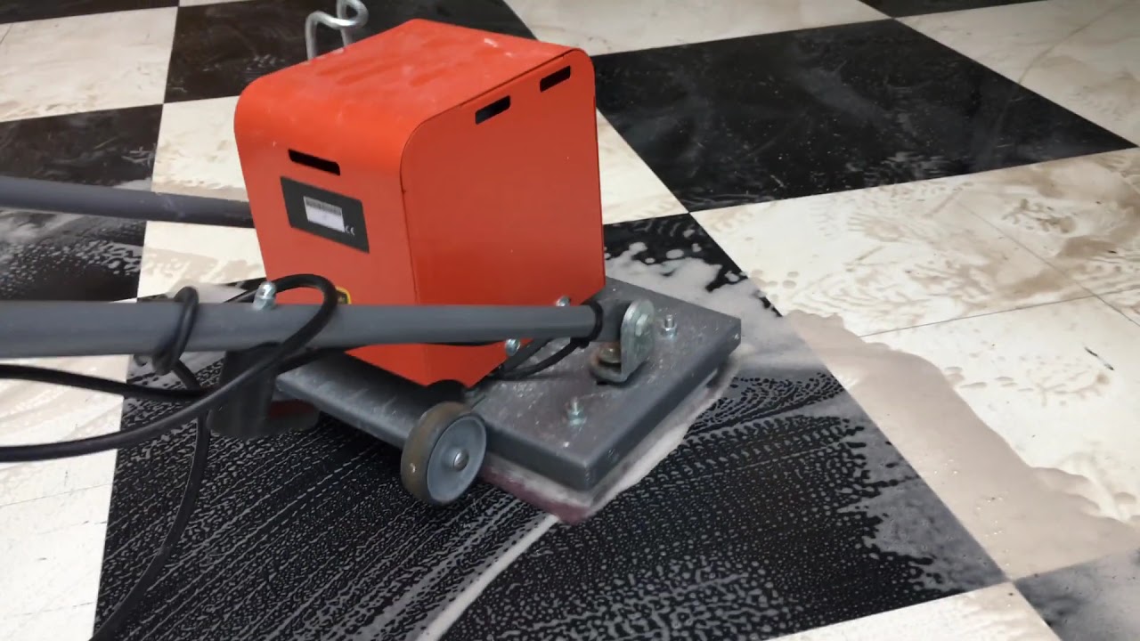 PVC Vinyl floor cleaning 01344 374671 LVT, Amtico, Karndean, Mastic