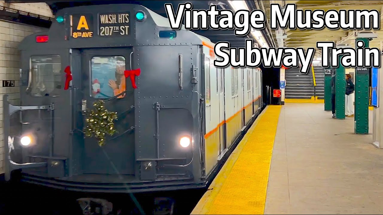⁴ᴷ⁶⁰ R7A Car 1575 Leading on the 2023 Holiday Train - YouTube