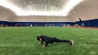 Staggered Arm Push Up