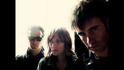 Black Rebel Motorcycle Club - Shadow on the Run
