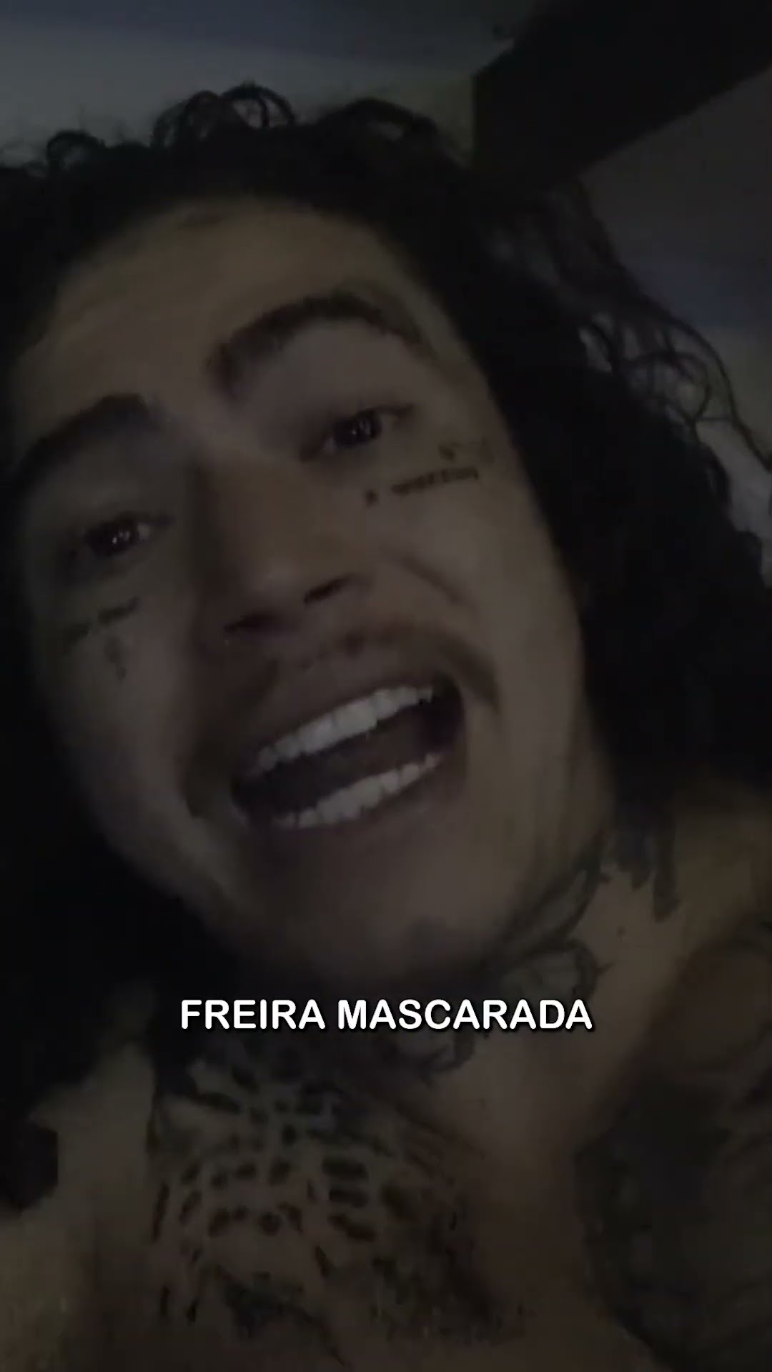 Tem uma véia encarando ela aqui #whinderssonnunes #humor  #braziliancomedian