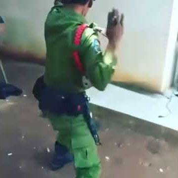 Viral' lihat aksi hansip ini bikin ngeri....