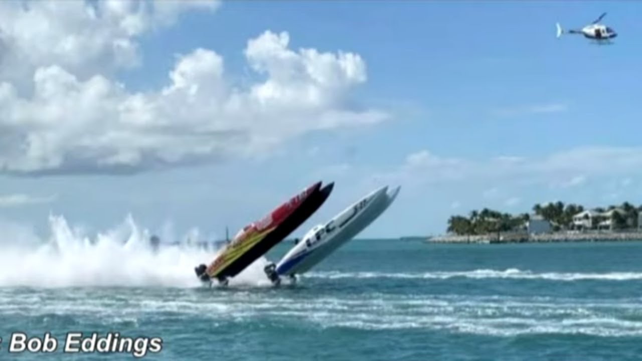 SPEEDBOOT CRASH: Starke Windböe sorgt für furiosen Überschlag