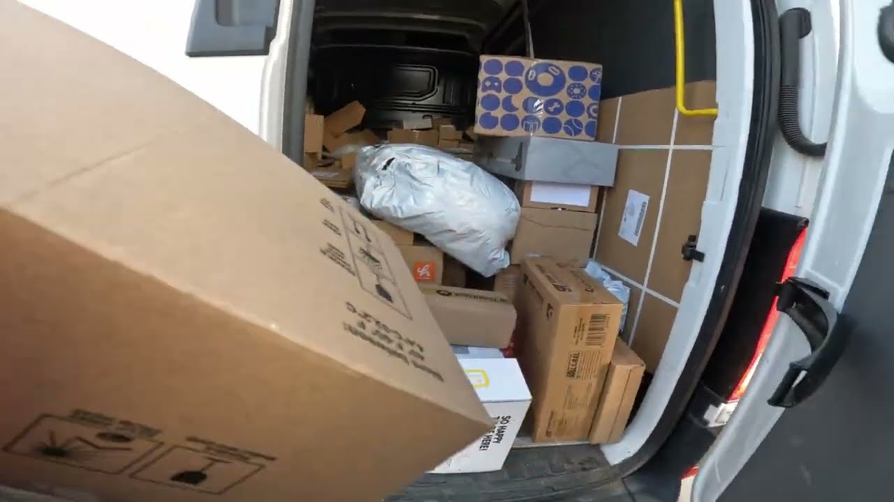 POV Courier Life in Belgium – Christmas Holiday Rush 🎄📦 | 4K 60FPS