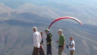 Greg Kelly Launches a Tandem from Bellyache Ridge - MVI 1137