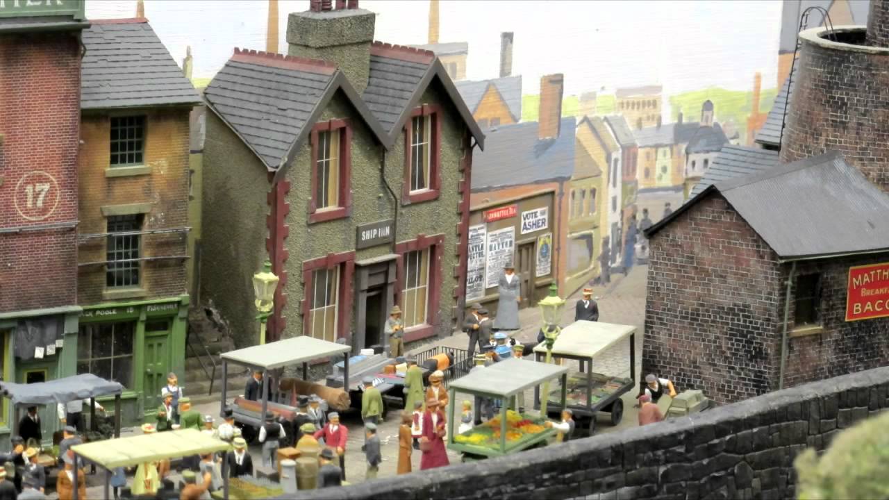 Wigan 2011 Model Railway Exhibition - YouTube