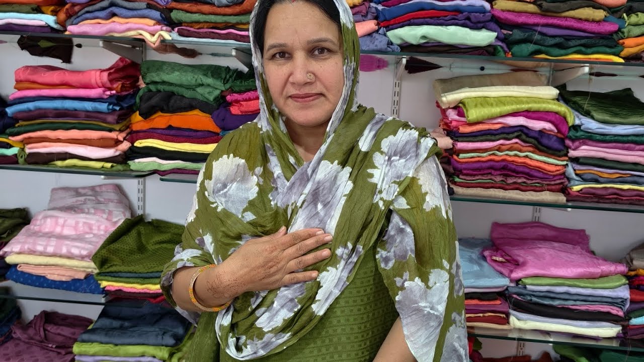 200rs ki चुंदड़ी ke sath plain suit canttboutiquehisar 7015629950#viral #fashion #suitstyle 