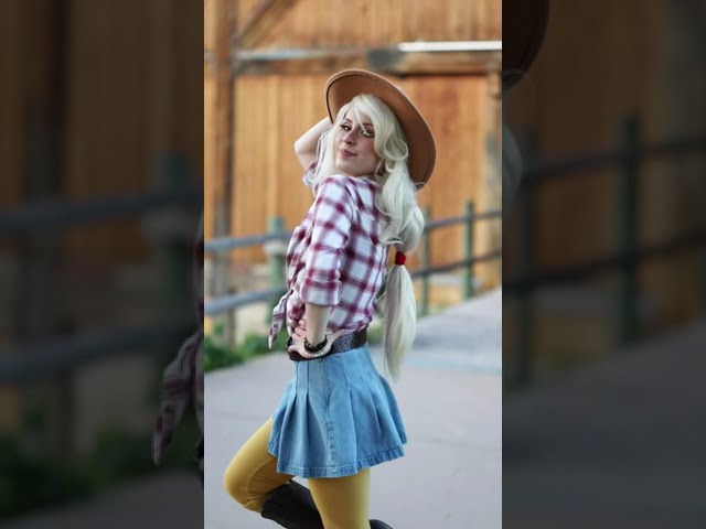 What I think Applejack would look like - My little pony cosplay 🍎✨🤠 #mylittlepony