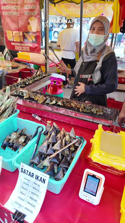 Team abang dan akak ni jual popia dan sata ikan,makan panas-panas memang puas wei #SummerOnShorts