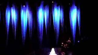 Dolly Parton singing These Old Bones in Stockholm