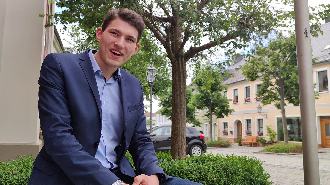 Lichtenbergs Bürgermeister Kristan von Waldenfels YouTube Lichtenbergs Bürgermeister Kristan von Waldenfels YouTube