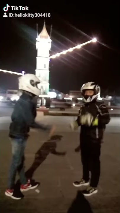 Dj remix versi jam gadang bukit tinggi biker Buang malu jauh2